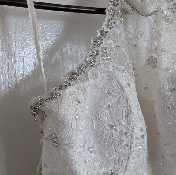 Halter Style Wedding Gown with Train - Picture 5 of 11
